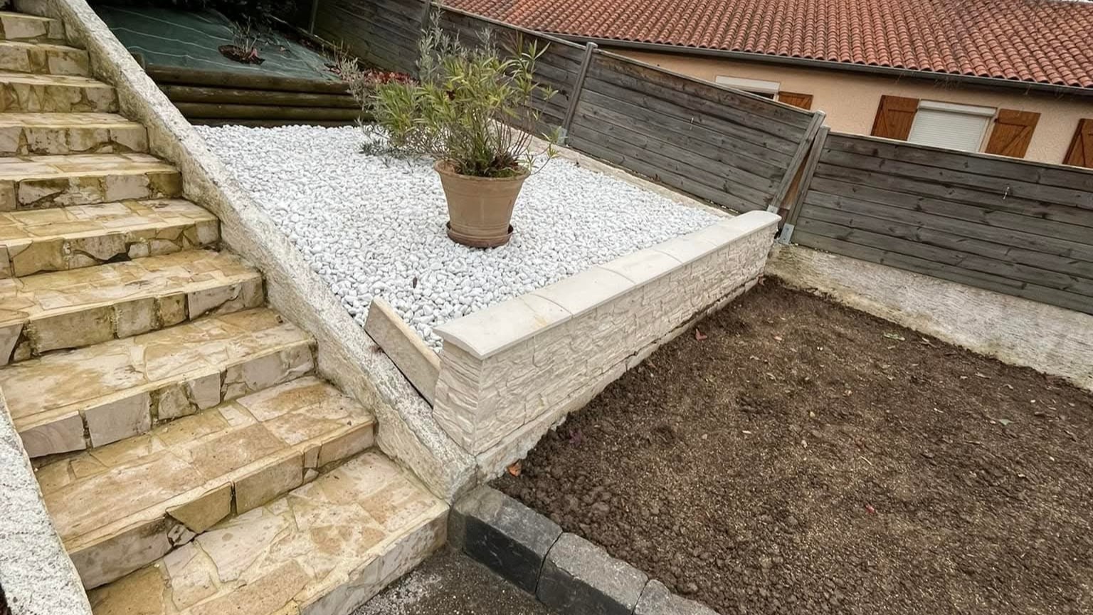 Végétalisation (massifs et décor minéral)