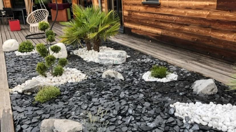 Végétalisation (massifs et décor minéral)